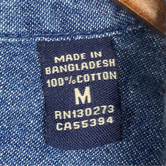 Wrangler size Medium Men’s Blue Denim Button Up Long Sleeve Shirt - Picture 6 of 7
